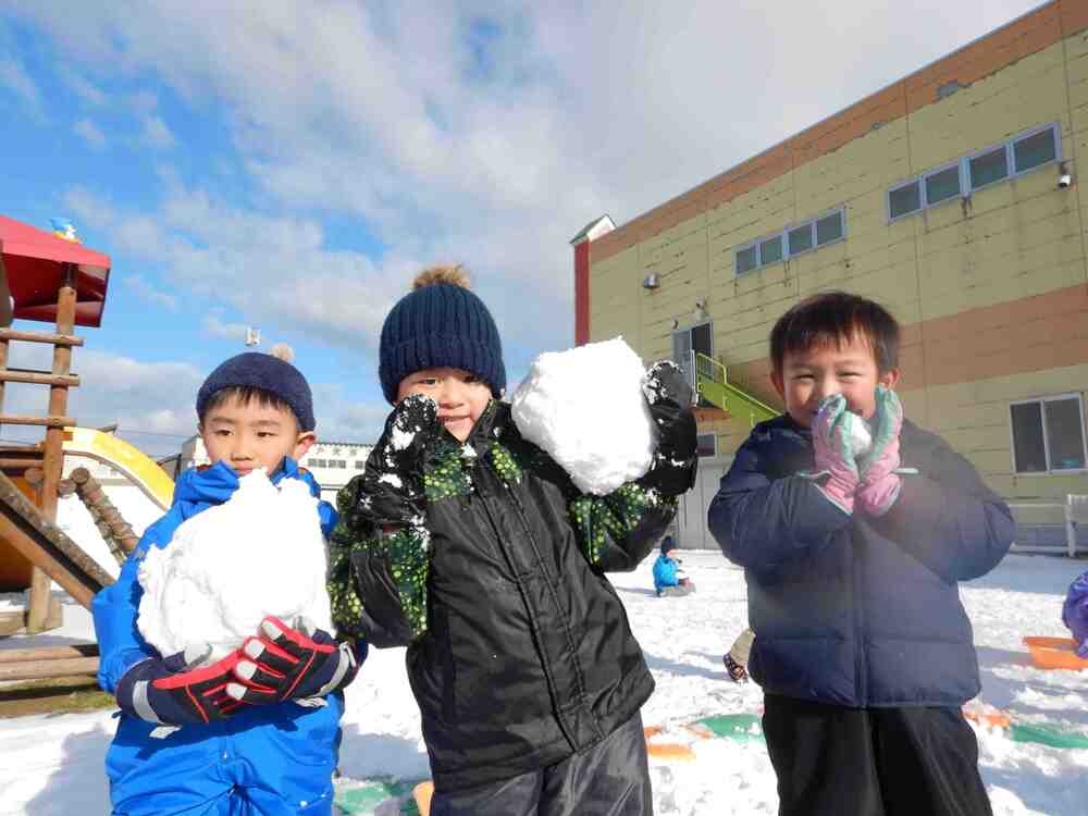 雪遊び楽しいよ！