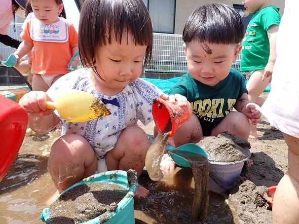 どろんこ遊び、始まりました！