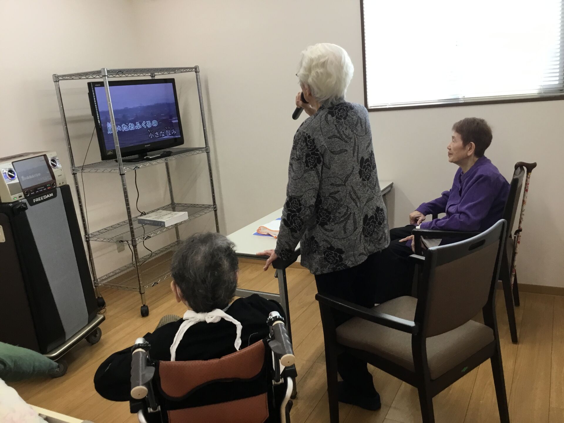 カラオケルーム　好評です♪(^^♪