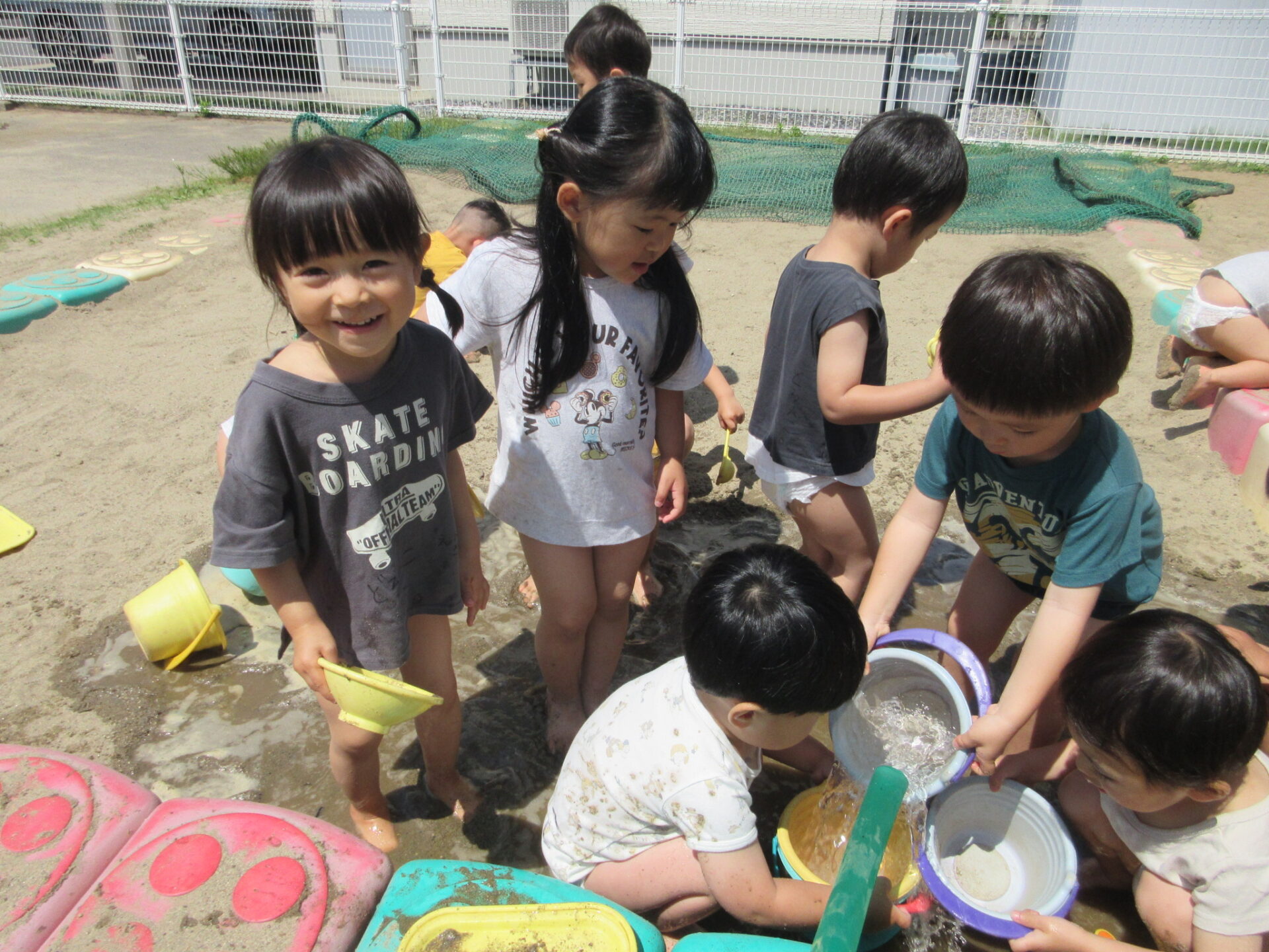 どろんこ遊び、楽しいね！