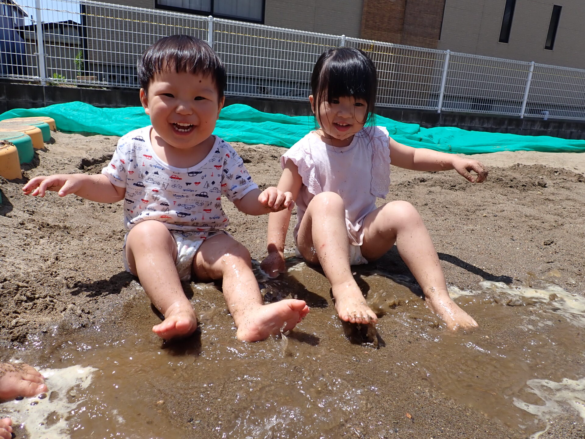 どろんこ遊び、楽しいね！