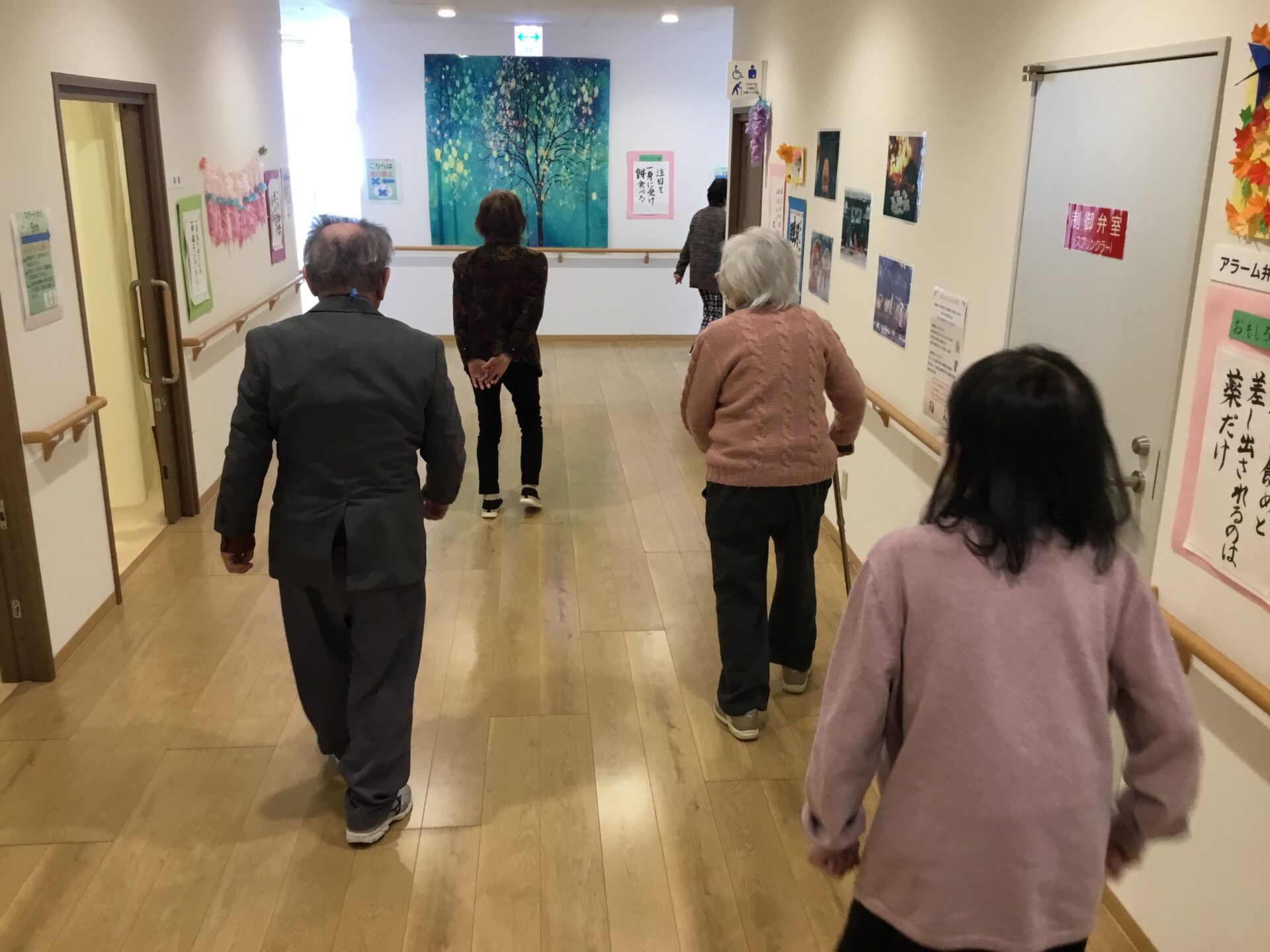 室内ウォーキング頑張ってます(‘ω’)ノ